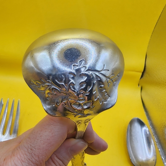 1847 Rogers Bros. Charter Oak Silverplate Gravy Ladle, Fork - Picture 4 of 9